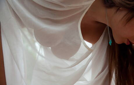 Zishy invite you to explore a free pics with Marina Visconti unveiling amazing body