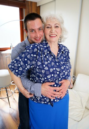 Mature NL pleased to share with you a free gallery with horny babe in boy fuck girl action