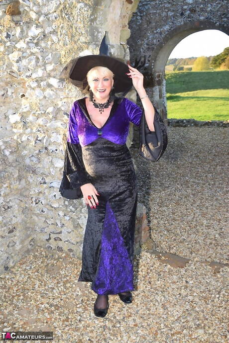 TAC Amateurs offers a free xxx photo gallery with Dimonty xxx gallery 271288