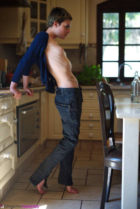 Breath Takers invites you to browse their xxx pictures with Caterina Foxy demonstrating well-done shape